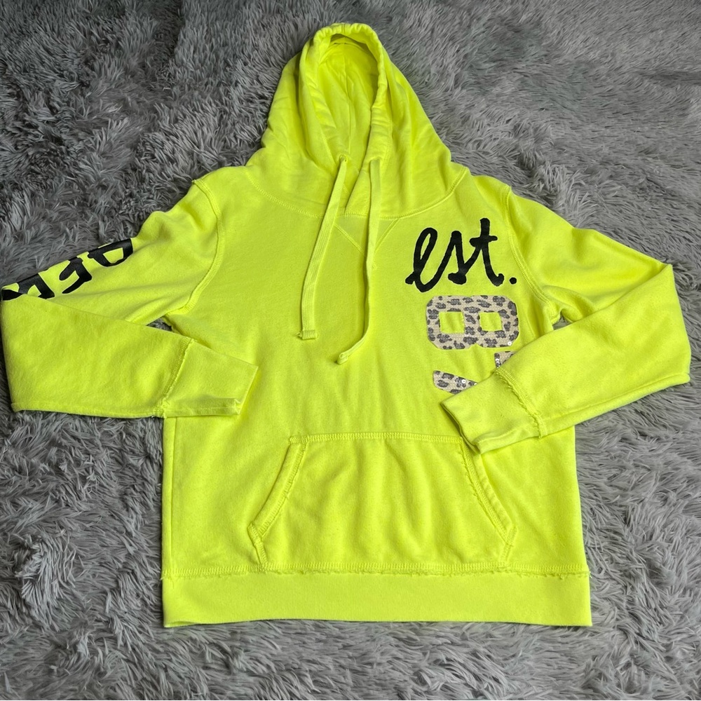 Aeropostale Sweatshirt Womens Large Yellow 87 Cheetah Print Sequins Graphic